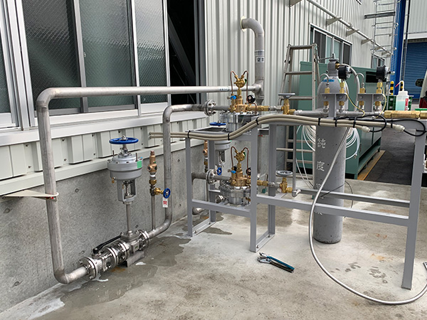 窒素ガス供給設備:高圧カードル用